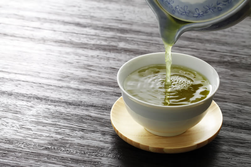 【カテキンは痩せる!?】あなどれないトクホの緑茶ダイエットの効果とその飲み方！